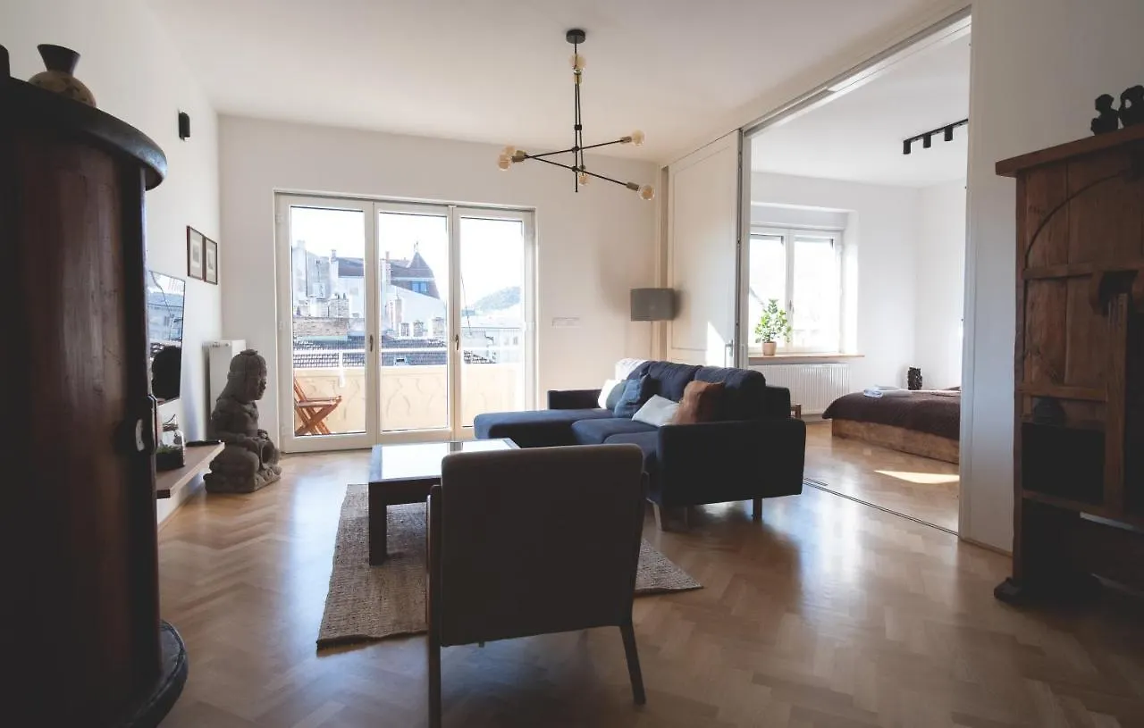 The Grand Budapest Apartment 0*,